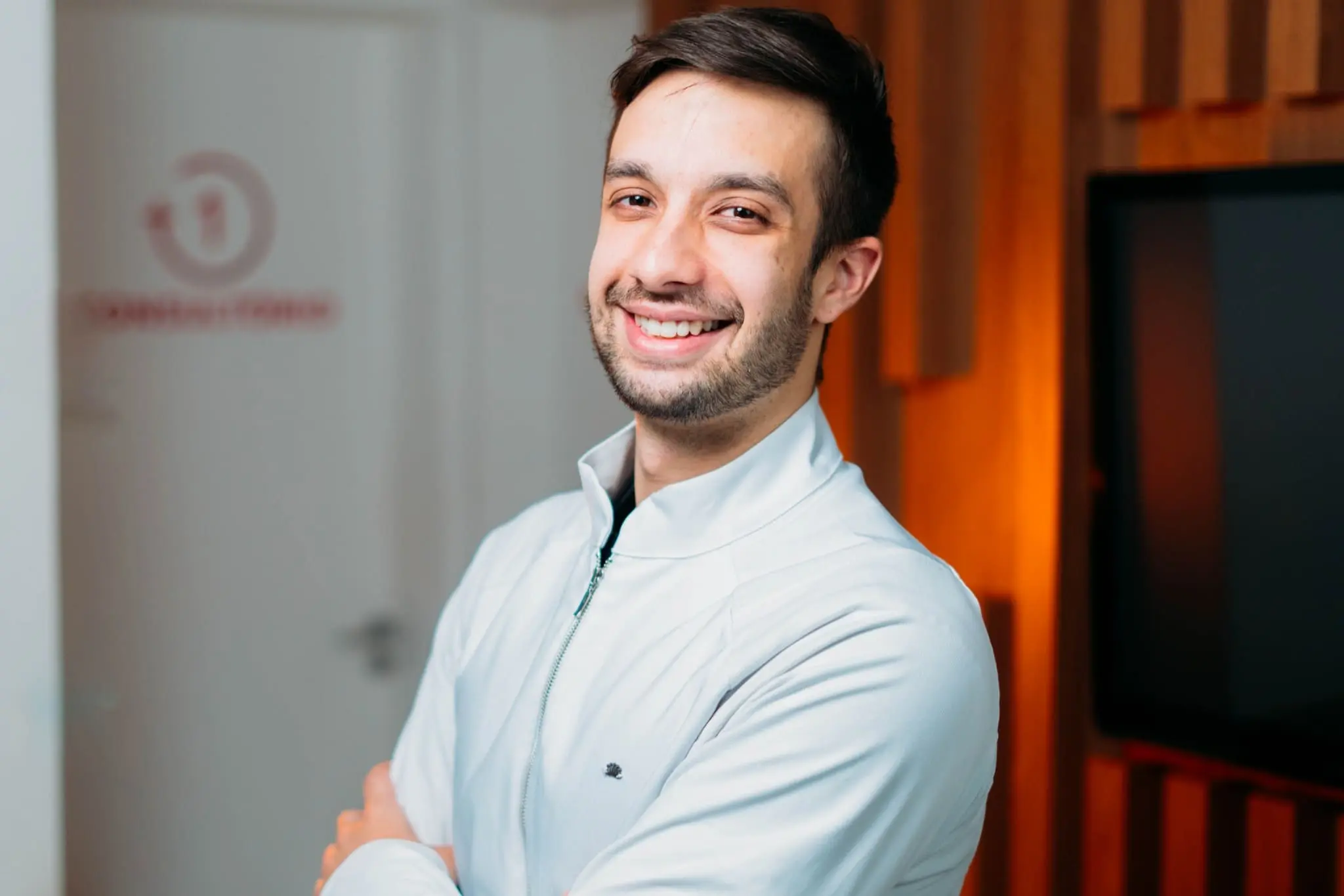 Dr Lucas Carneiro